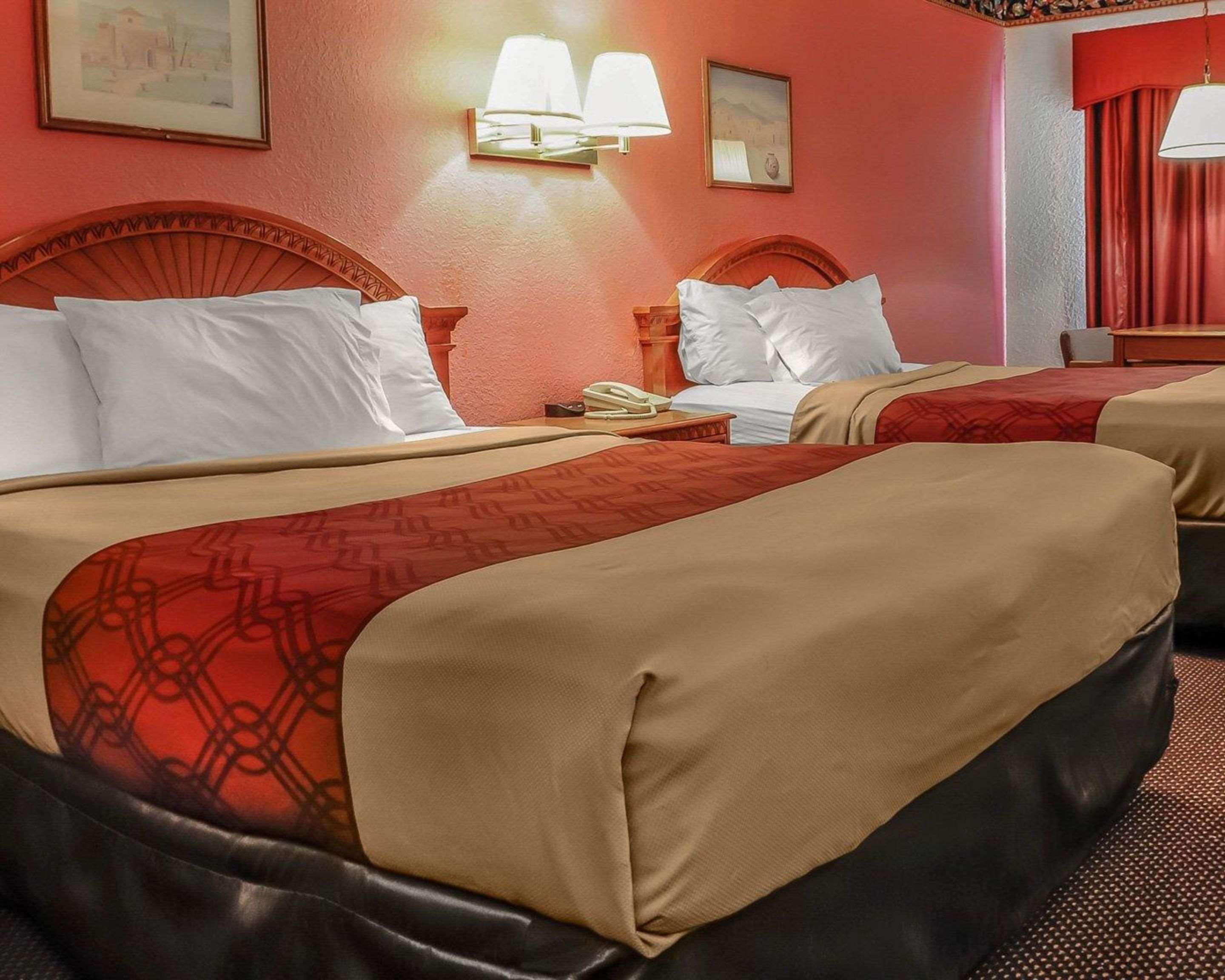 Econo Lodge Tucumcari Route 66 Exterior photo