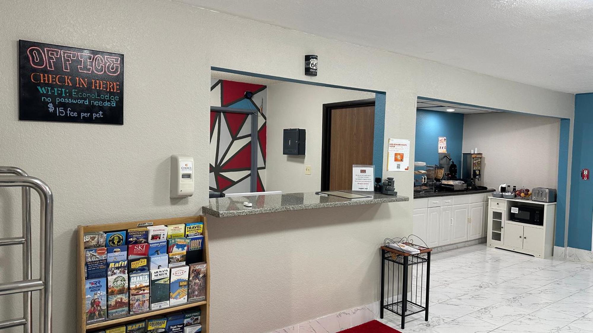 Econo Lodge Tucumcari Route 66 Exterior photo