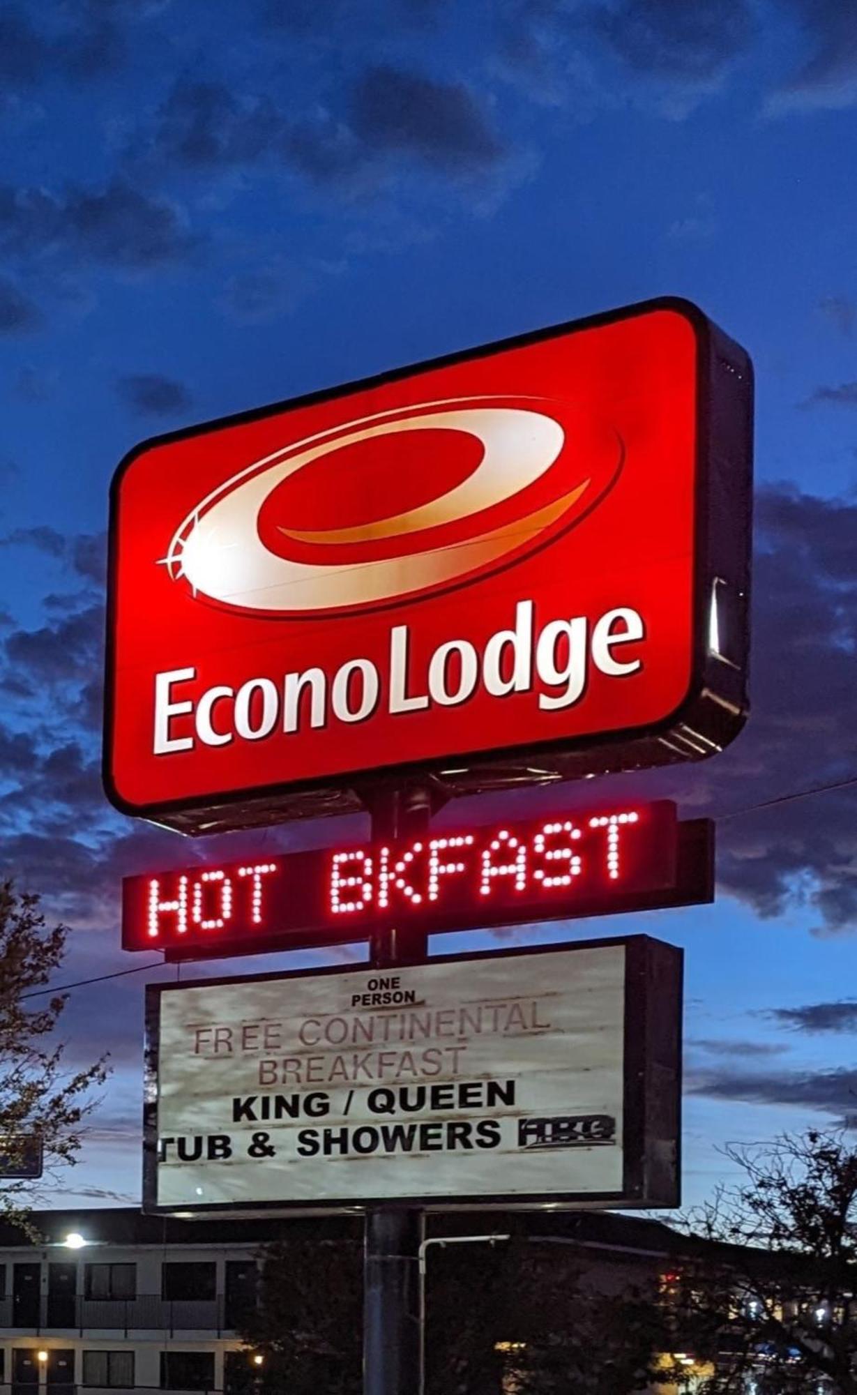 Econo Lodge Tucumcari Route 66 Exterior photo
